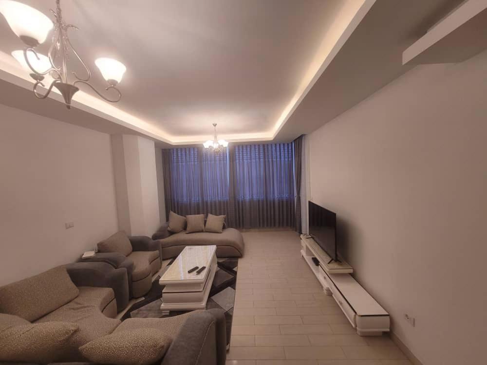 Alsam Real Estate Gust House Apartamento Adis Abeba Exterior foto